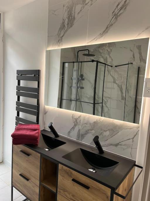 Le Chaleureux Luchonnais Apartment Bagnères-de-Luchon Екстериор снимка